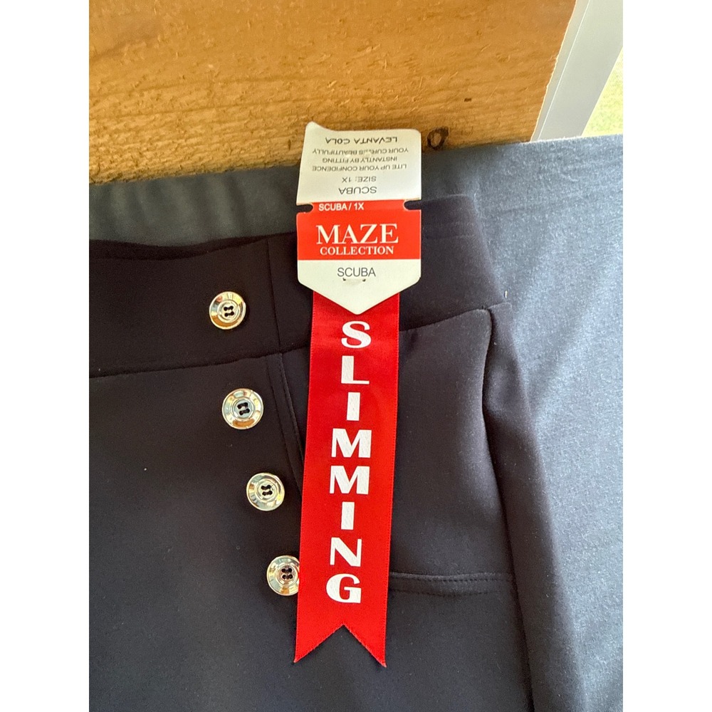 Maze Collection Black Scuba Slimming Button Detail Tapered Pants Womens 1X NWT - Picture 5 of 7